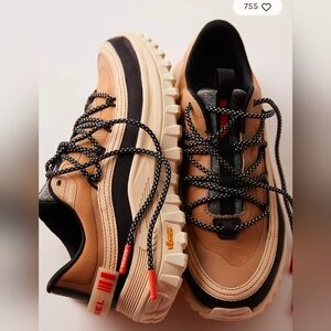 Sorel CALLSIGN HORIZON™ LOW GTX Women's Waterproof Sneaker Caribou/buff